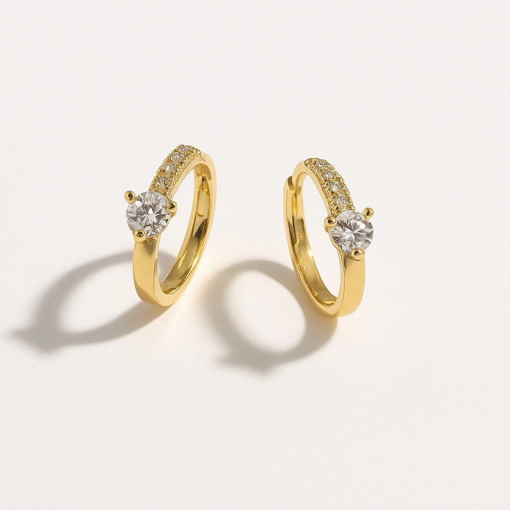 Boucles d’Oreilles Dorées – Pierre Ronde Scintillante