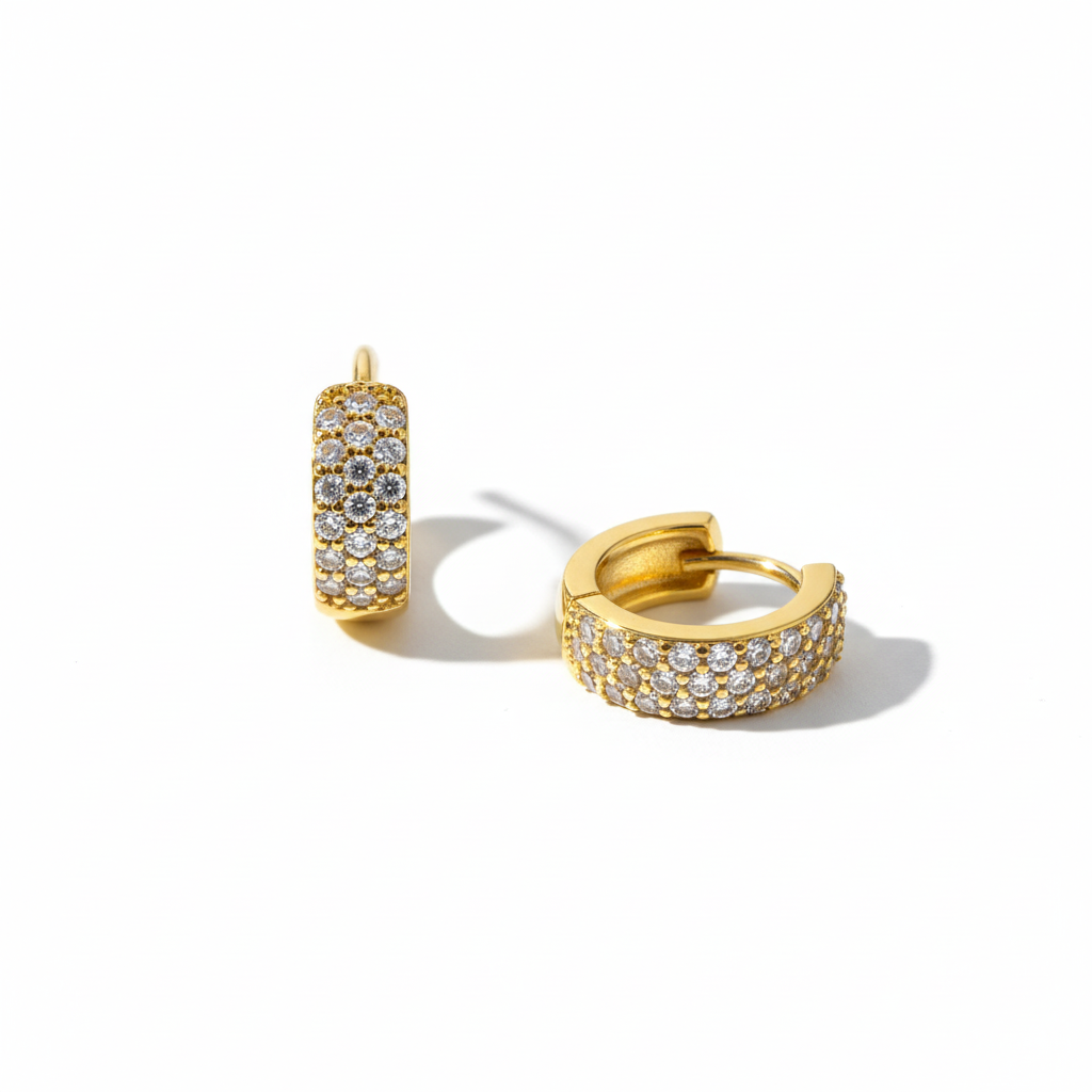 Boucles d’Oreilles Créoles Dorées Pavées de Strass