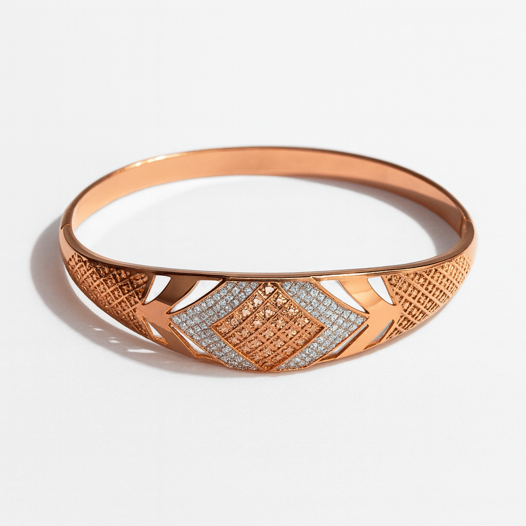 Bracelet Doré Rigide à Motifs Géométriques & Strass